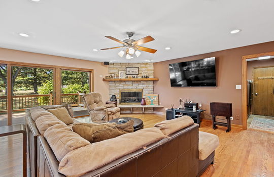 HD_1759764395168_21_web_or_mls_IMG_7072