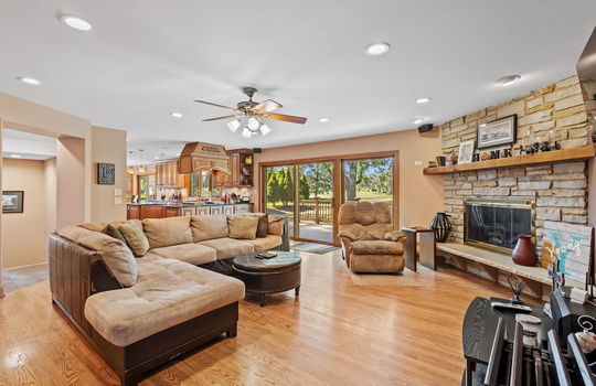 HD_1759764397571_22_web_or_mls_IMG_7075