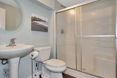 HD_1780697579019_32_BathroomLL