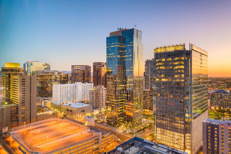 Phoenix-cityscape-in-downtown-at-sunset