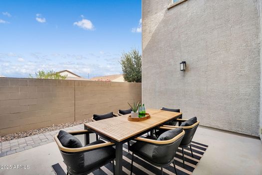 021_20251022014821273212000000-o