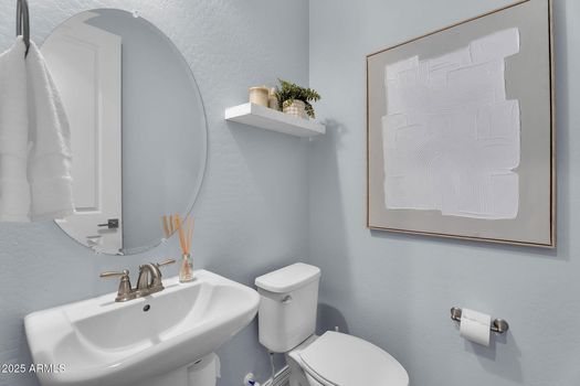 032_20251022014758471963000000-o