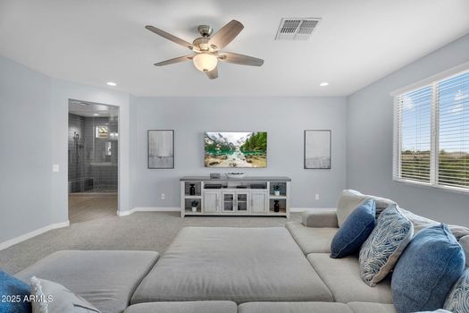 051_20251022014737570243000000-o