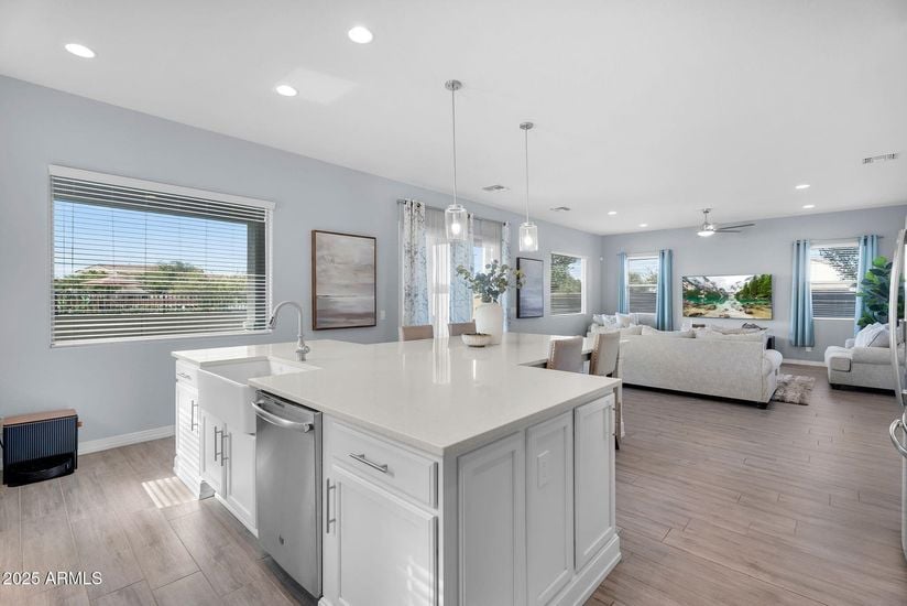 070_20251022014714306213000000-o