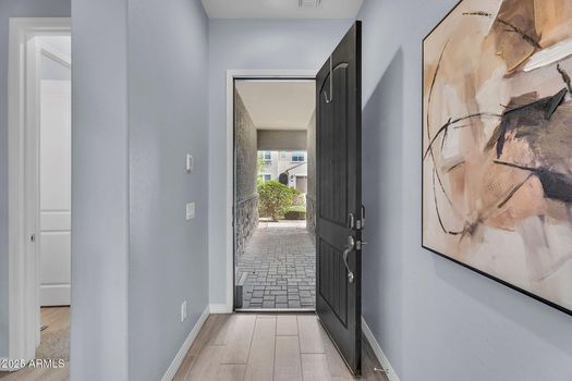 075_20251022014707601396000000-o