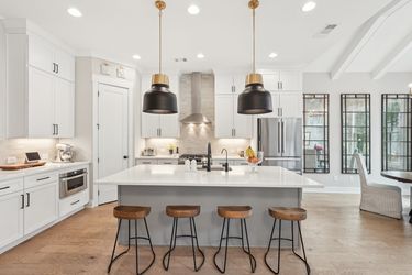 39-web-or-mls-Southside Dr-039