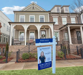 D84D035E-EA82-4145-BBC3-BC067391D016