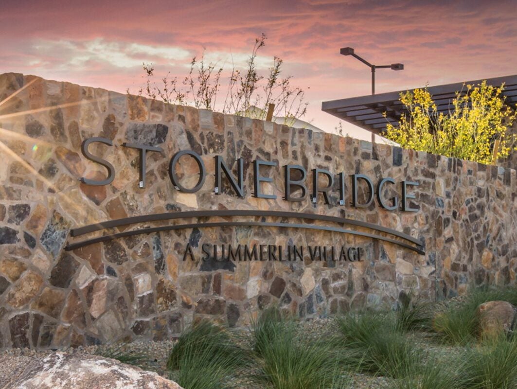 NEV_Summerlin_Stonebridge_Pic_EntryMonument1-1-e1729103222332