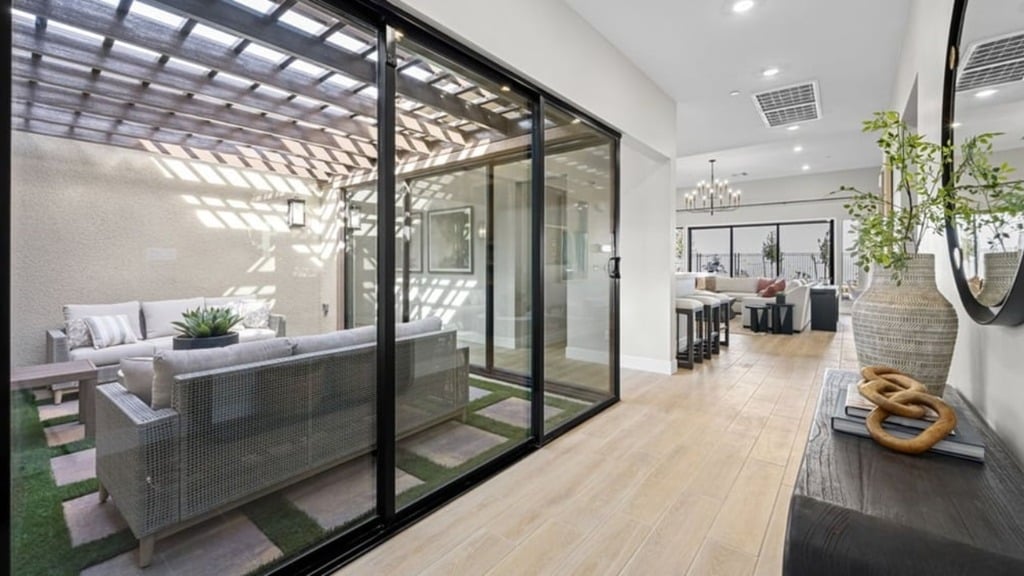 Red And White Modern Minimalist Top 5 Shocking Moments YouTube Thumbnail - 2025-12-06T033331.567