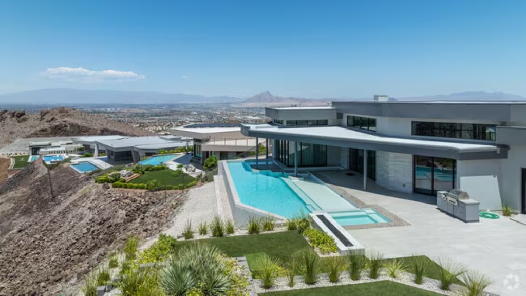 Red And White Modern Minimalist Top 5 Shocking Moments YouTube Thumbnail - 2026-01-28T140325.679