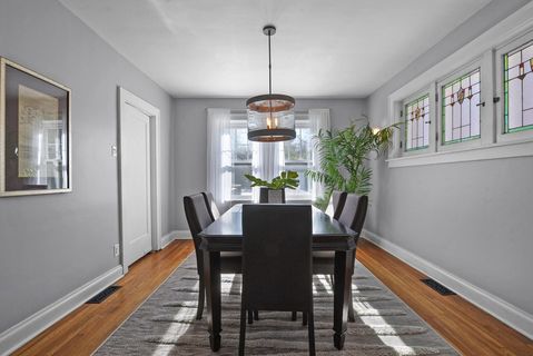 7310 Northmoor Dr St Louis MO 63105 USA-005-005-Dining Room-MLS_Size