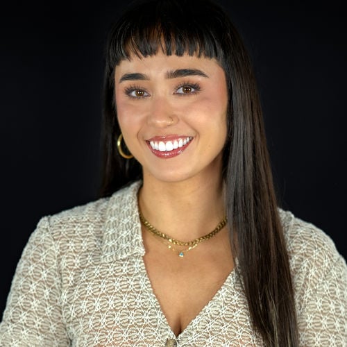 Esra Como