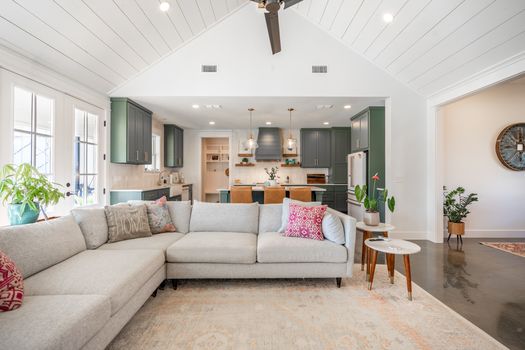 22211 CR 1199 Living 3