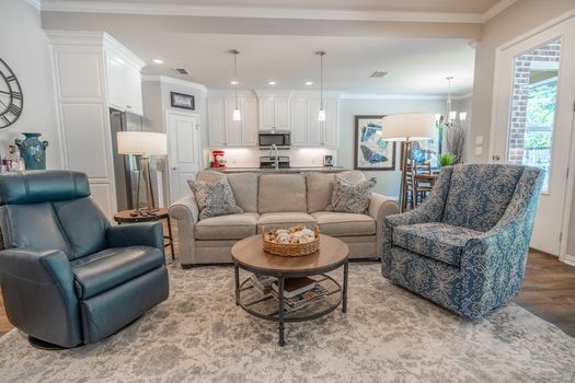 627 Cambridge Bend Cir Living