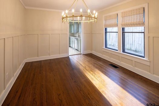 117 and 119 Rowland Dining 2