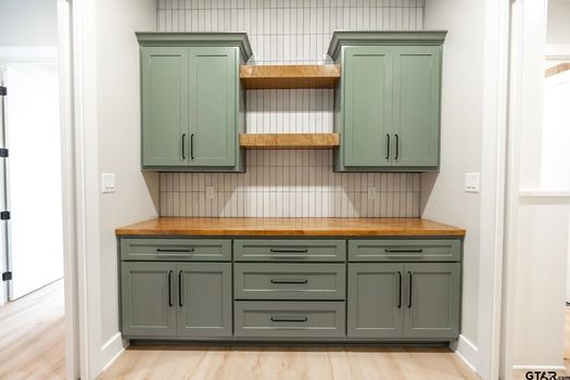 15404 CR 1100 Laundry