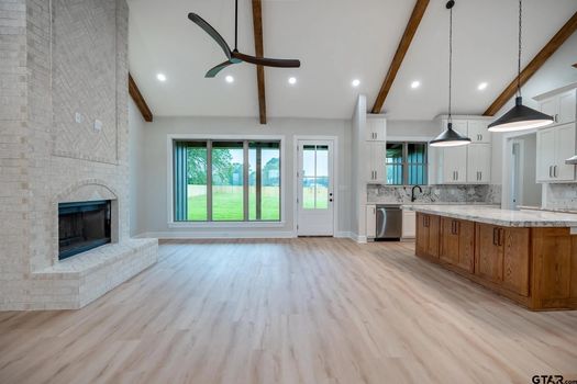 15404 CR 1100 Living