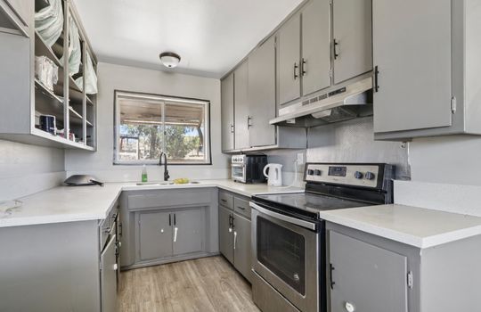 10-web-or-mls-E Avenue J12-S2507-010