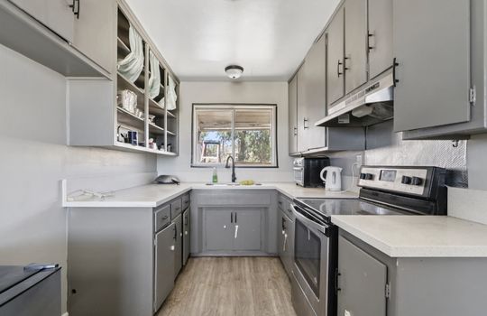 11-web-or-mls-E Avenue J12-S2507-011
