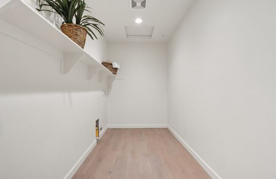 18-web-or-mls-Malva Rosa Dr-2006-019