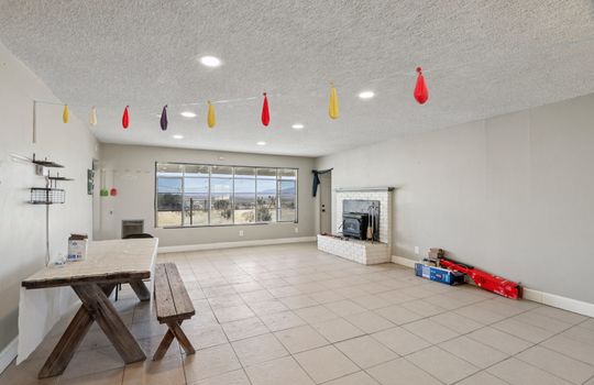 8-web-or-mls-E Avenue J12-S2507-008