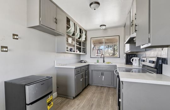 9-web-or-mls-E Avenue J12-S2507-009