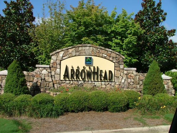 Lake-Arrowhead-Entrance