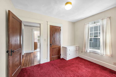 25-web-or-mls-31_Homecrest_6372