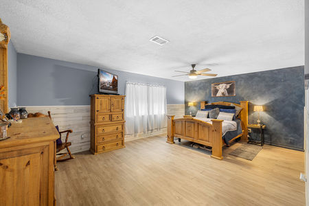 6 - 2098 Cedar Creek