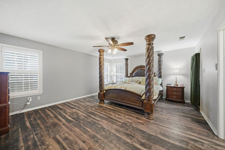 11 - 1152 McNutt