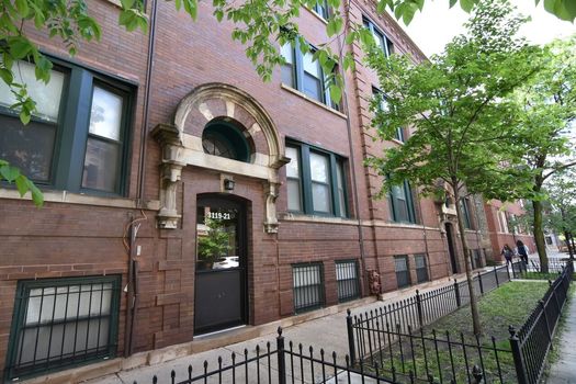 Historic Chicago Multifamily Property – Pioneer Realty Group