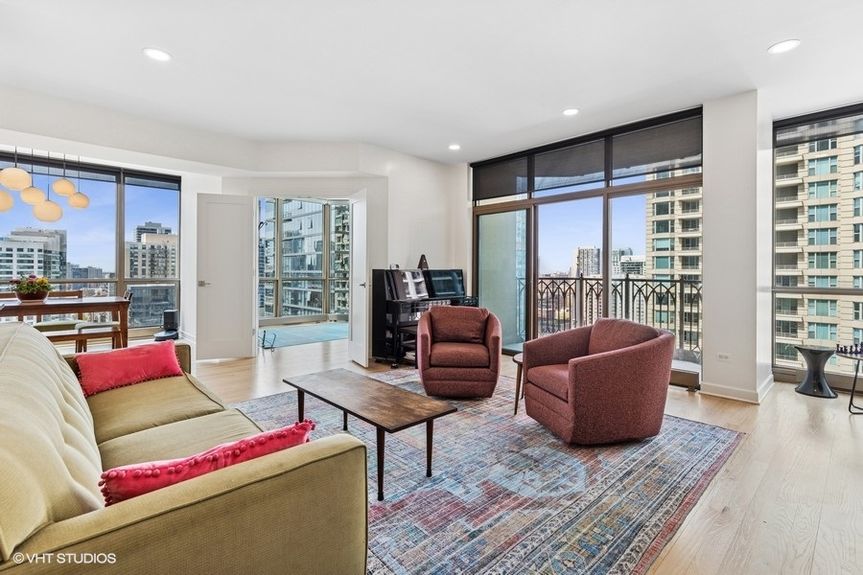 02_21EHuronSt_2203_Small