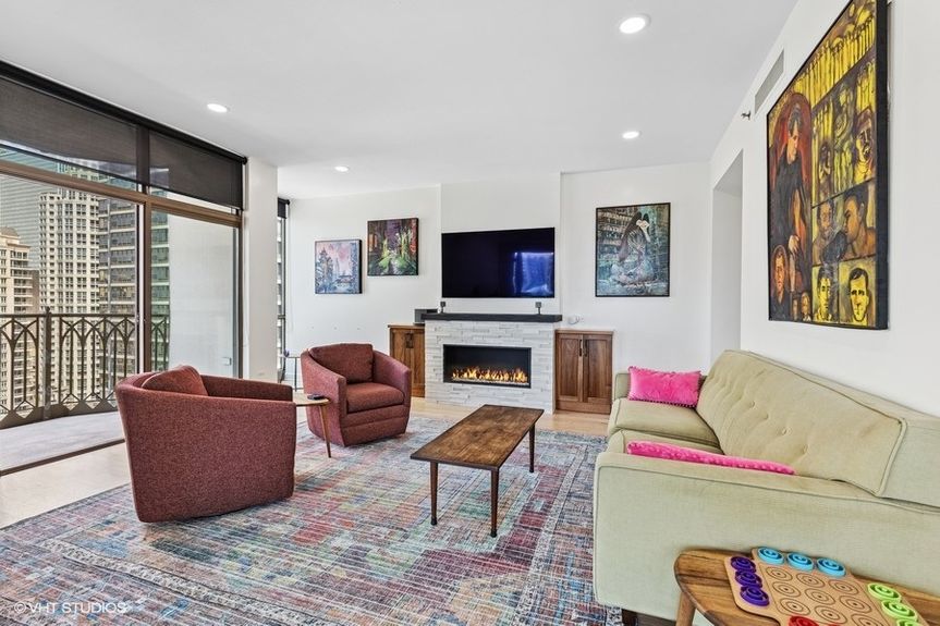 03_21EHuronSt_2206_Small