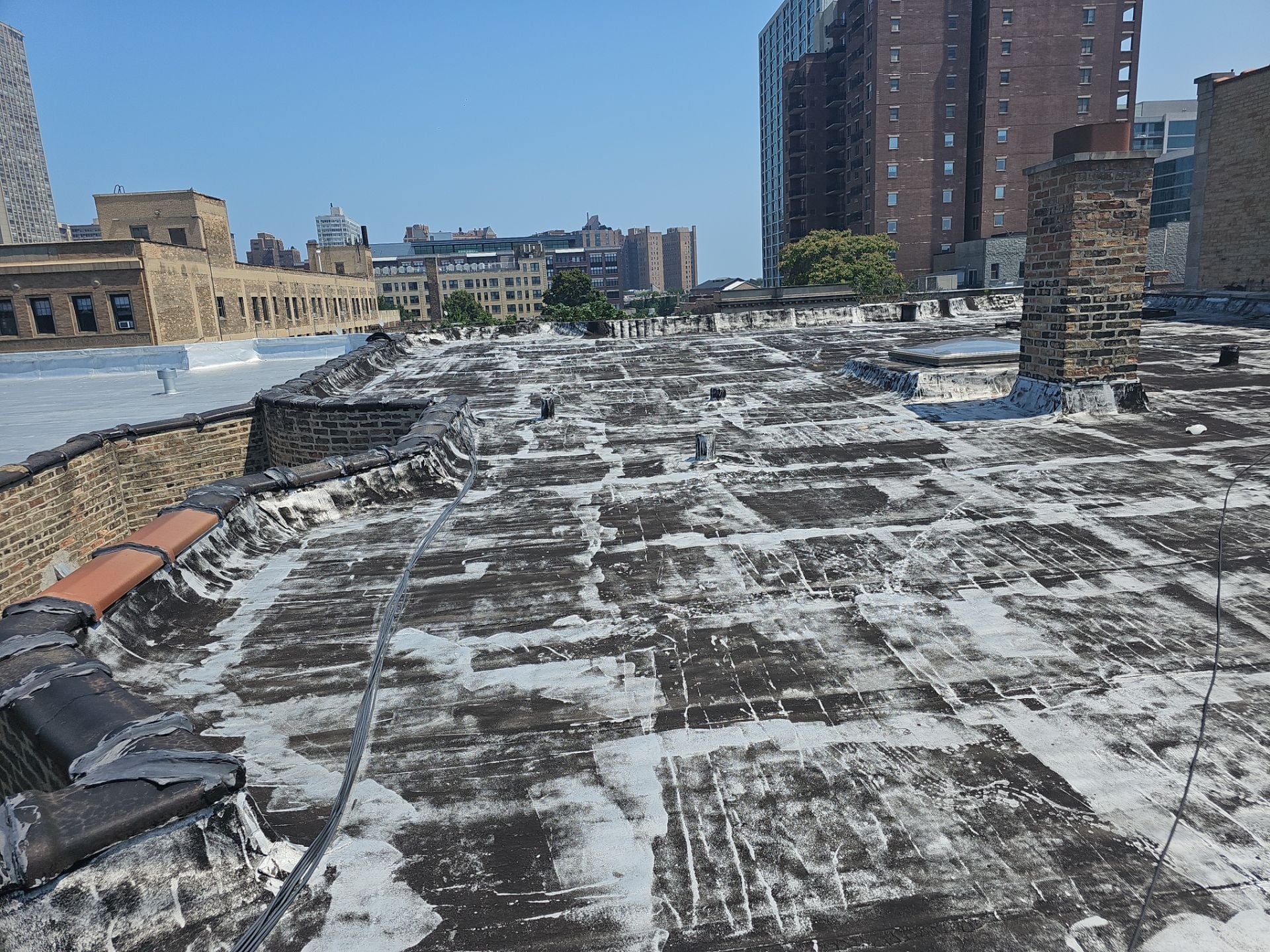 Additional exterior view of the Chicago multifamily property