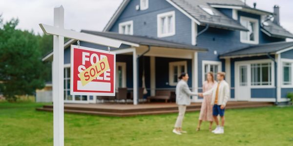 Why It's Important To Work With A Realtor