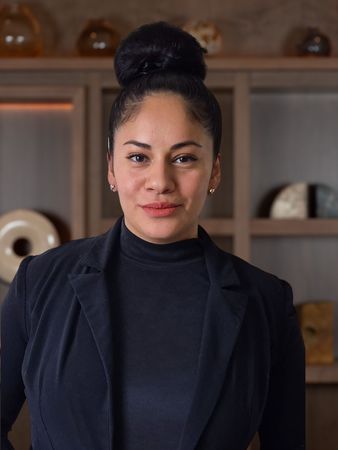 Mariana_Headshout-Photoroom