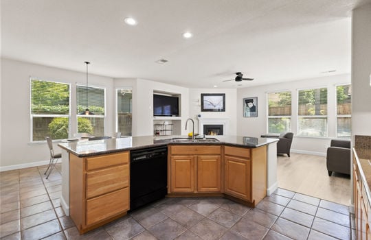2900 Buckminster Drive-19