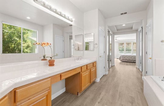 2900 Buckminster Drive-39