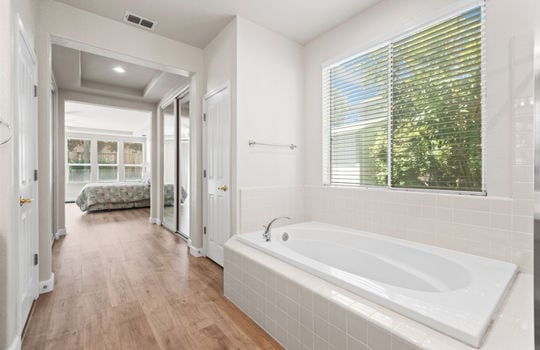 2900 Buckminster Drive-40