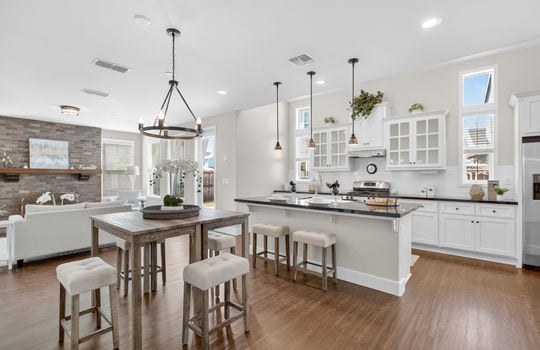 921 Farmhouse Way-20