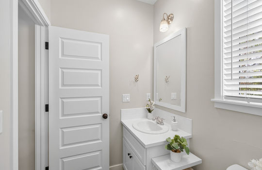 921 Farmhouse Way-31