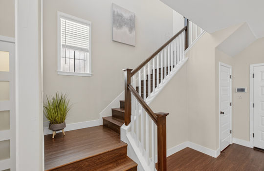 921 Farmhouse Way-32