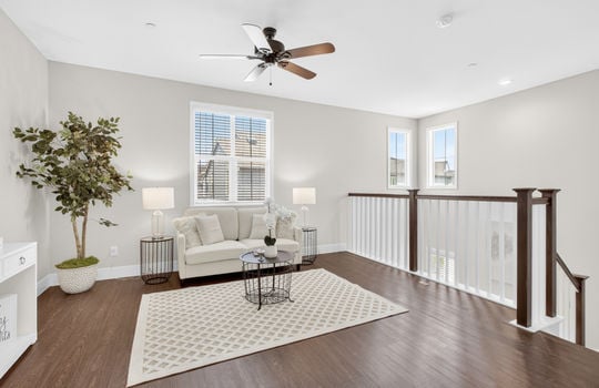 921 Farmhouse Way-39