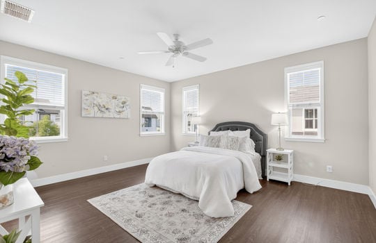 921 Farmhouse Way-42