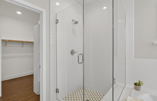 921 Farmhouse Way-50