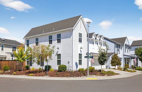 921 Farmhouse Way-67