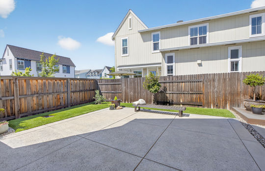 921 Farmhouse Way-70