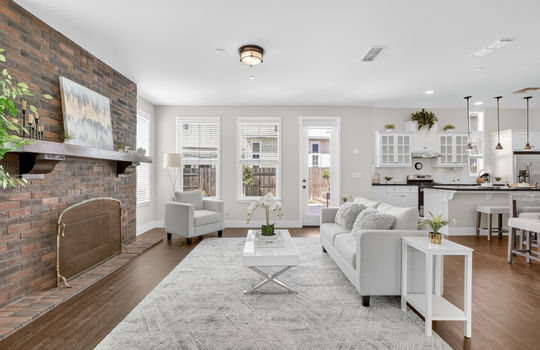 921 Farmhouse Way-8