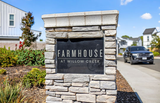 921 Farmhouse Way-83