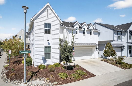 921 Farmhouse Way-84